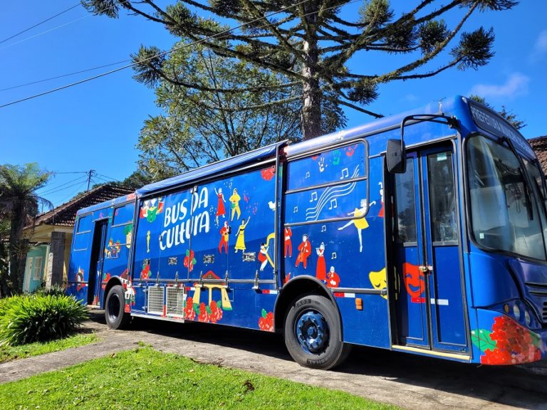 Bus da Cultura seleciona oficineiros