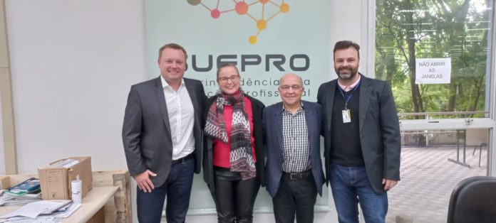Na tarde desta quarta-feira, 11, o Presidente da Câmara de Vereadores de Canela, Alfredo Schaffer, esteve visitando a Superintendência da Educação Profissional do Estado (SUEPRO), em Porto Alegre,