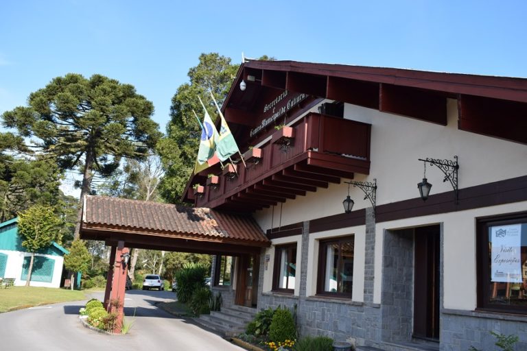 Duas exposições chegam ao Centro de Cultura Arno Michaelsen