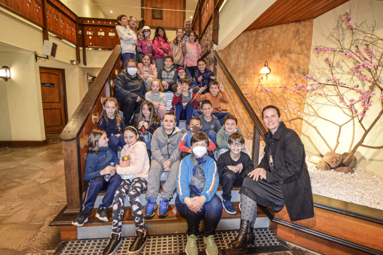 Alunos da Escola Presidente Vargas visitam Poder Legislativo