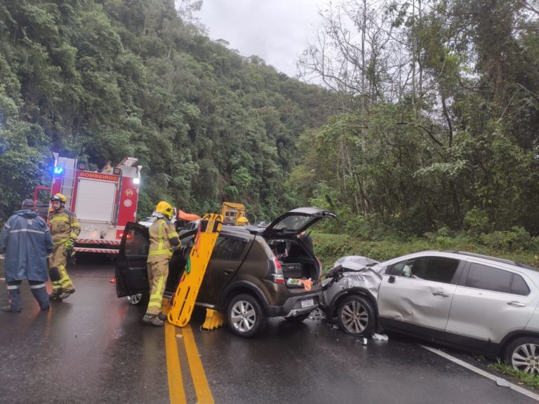 Acidente na ERS-115 com ferimentos leves