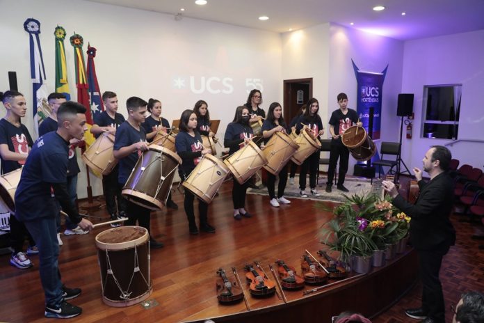 Alunos da Escola de Música da UCS foram atração à parte no lançamento do curso de Psicologia