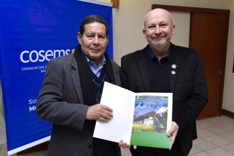 Mourão recebe projetos com foco na saúde