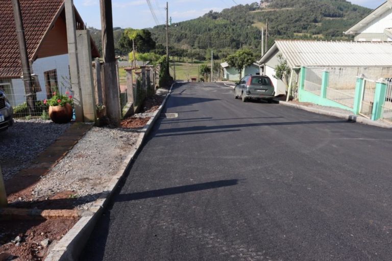 Asfaltamento no Loteamento Heri Stahl é concluída