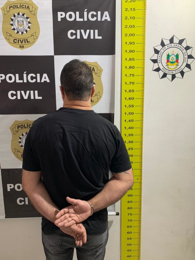 Golpista é preso em condomínio de luxo