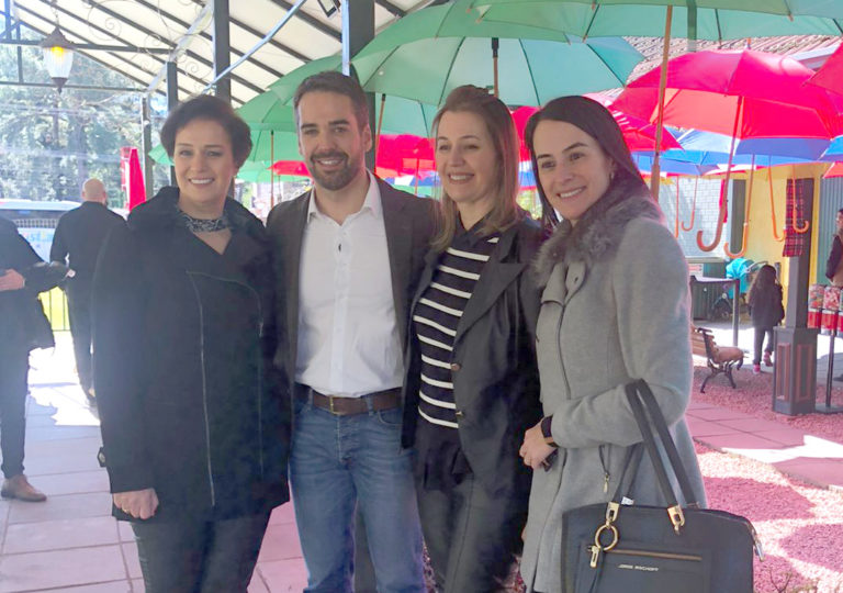 Mundo a Vapor recebe visita do ex-governador Eduardo Leite