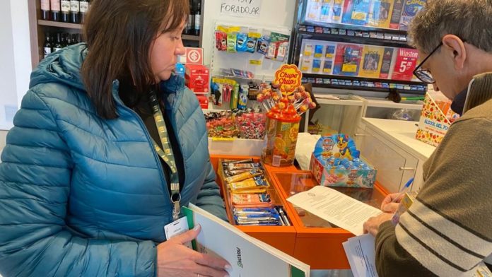 Procon visita postos de combustíveis e orienta sobre divulgação de preços
