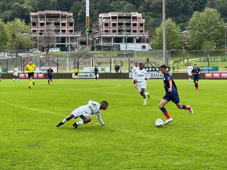 Gramadense faz jogo equilibrado, mas leva virada do Palmeiras