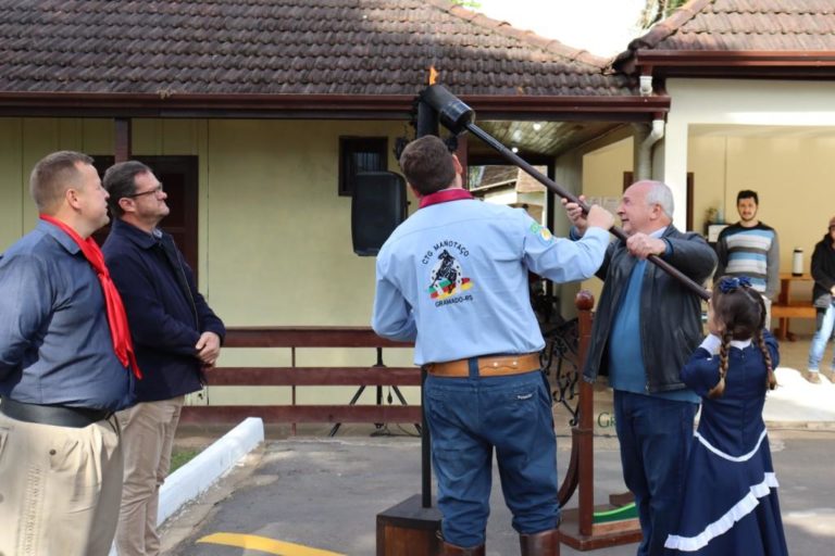 Centelha da chama Crioula chega na Várzea Grande, marcando o início da Semana Farroupilha