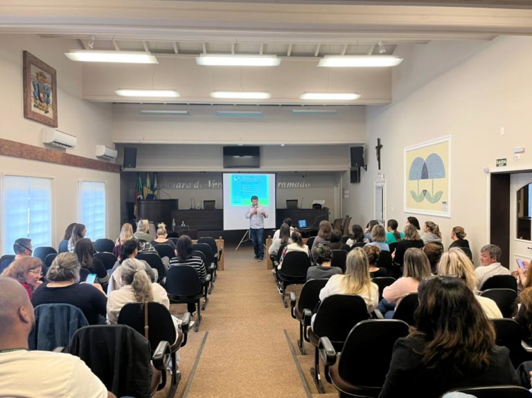 Servidores municipais recebem capacitação da Secretaria da Cidadania e Assistência Social