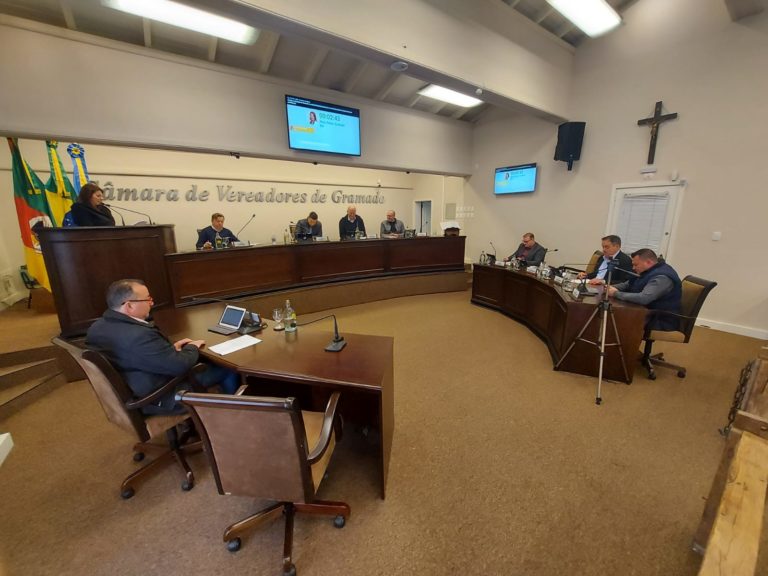 Vereadores aprovam veto parcial sobre a lei de proibição da distribuição gratuita de sacolas plásticas