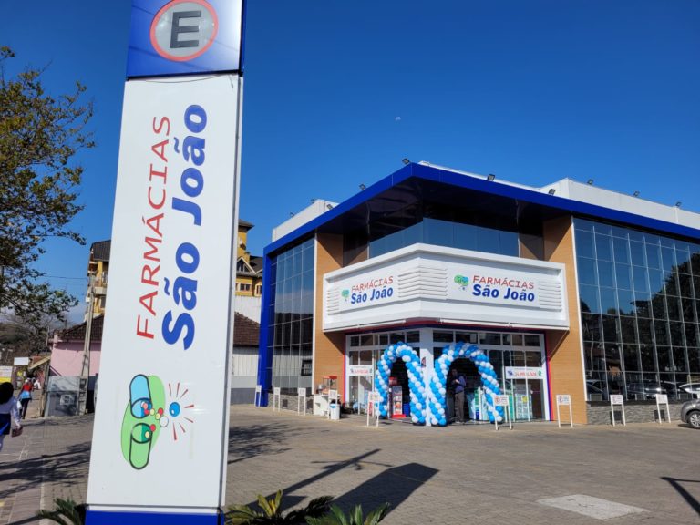 Rede de Farmácias São João reinaugura duas lojas em Canela