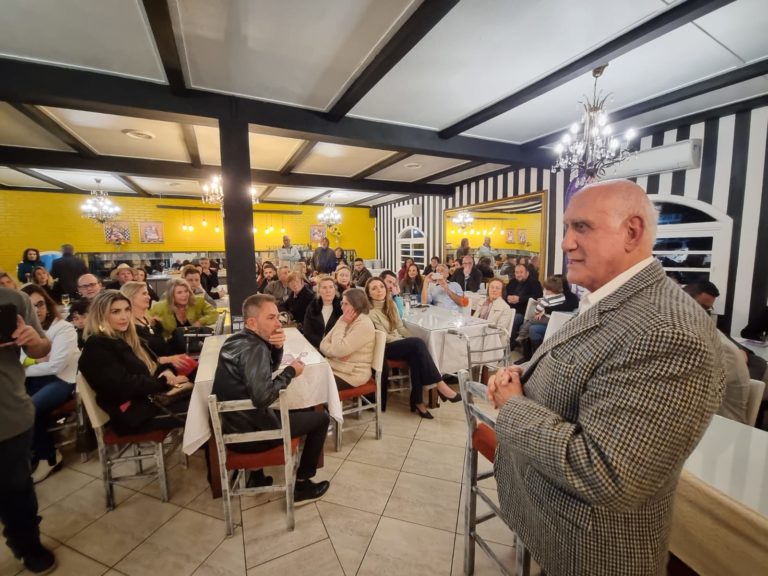 Lasier Martins reúnem correligionários em Gramado