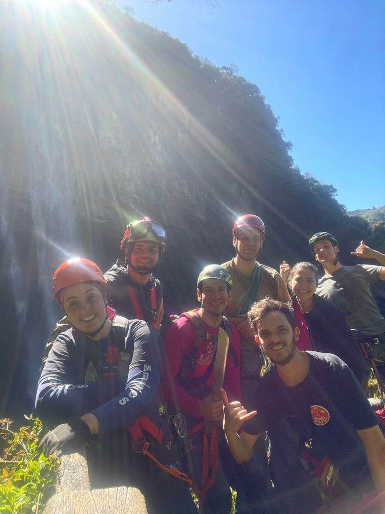 Tradicionalismo radical na Cascata do Caracol
