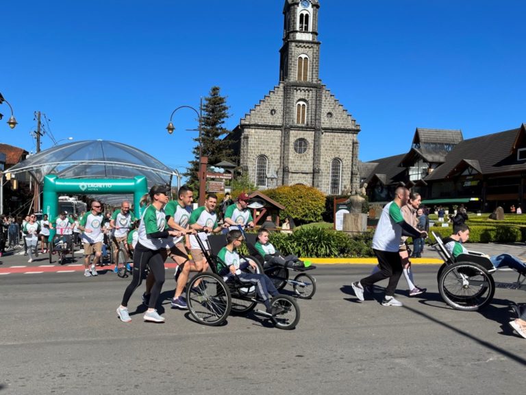 Corrida Movimenta Gramado Pela Inclusão percorreu ruas do Centro levando conscientização