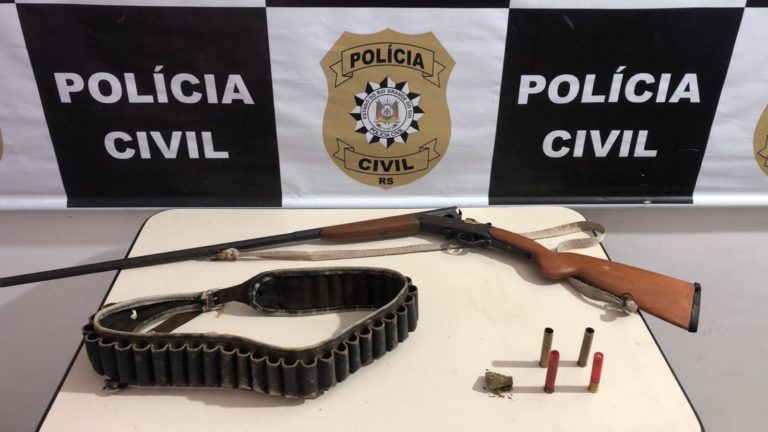 Arma é apreendida em investigação de crimes ambientais