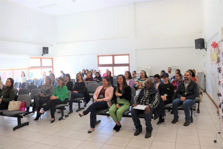 Mostra de Experiências Exitosas na Saúde reúne profissionais de seis municípios em Gramado