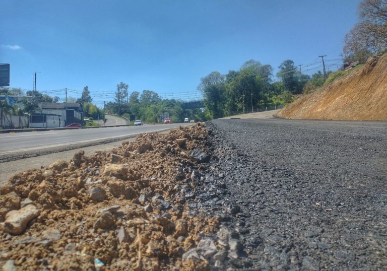 Início da pavimentação asfáltica na alça de Caxias requer atenção de pedestres e motoristas