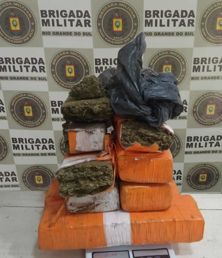 Encontrado mais de quatro quilos de maconha em terreno