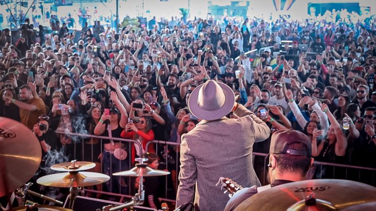 Confraria SG em Gramado terá  show nacional, sete horas de open com 4 toneladas de churras e 15 mil litros de  chope