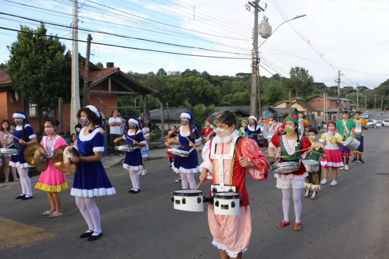 Centro Social Padre Franco realiza Desfile de Natal