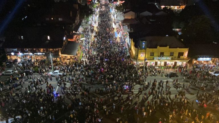 <strong>Público prestigia as atrações gratuitas do Sonho de Natal de Canela</strong>