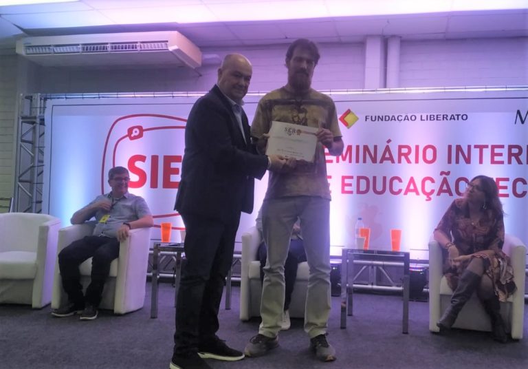 Professor recebe menção honrosa por projeto realizado na EMEF Pedro Zucolotto