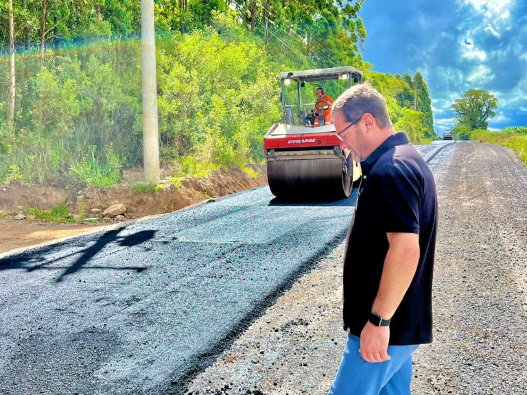 Iniciada a última etapa de pavimentação na Linha Marcondes