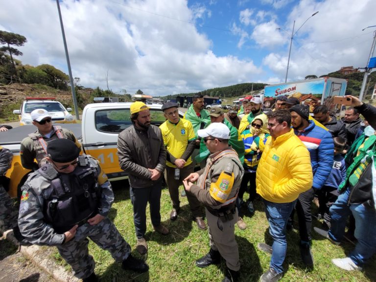 Rodovias com trânsito liberado na região