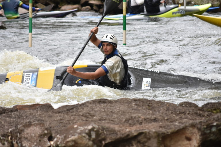 Três Coroas vive o sul-americano de canoagem