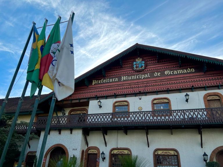 Prefeitura terá horários diferentes em dias de jogos do Brasil na Copa