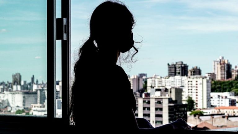 Estado reforça canais de denúncia para reprimir violência contra a mulher