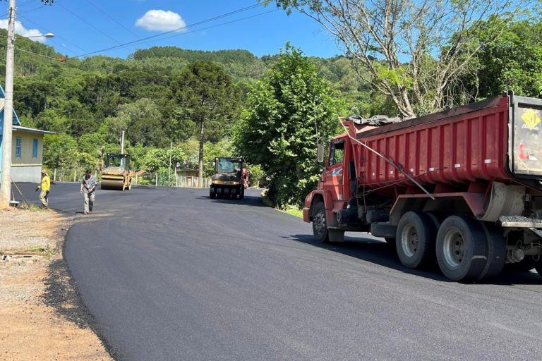 Concluída a pavimentação da Linha Furna