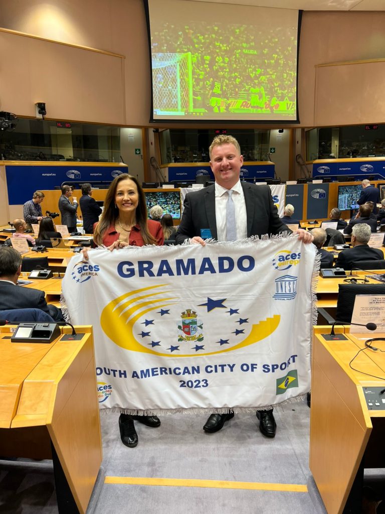 Gramado recebe o prêmio de cidade Sul-Americana do Desporto em Bruxelas, na Bélgica