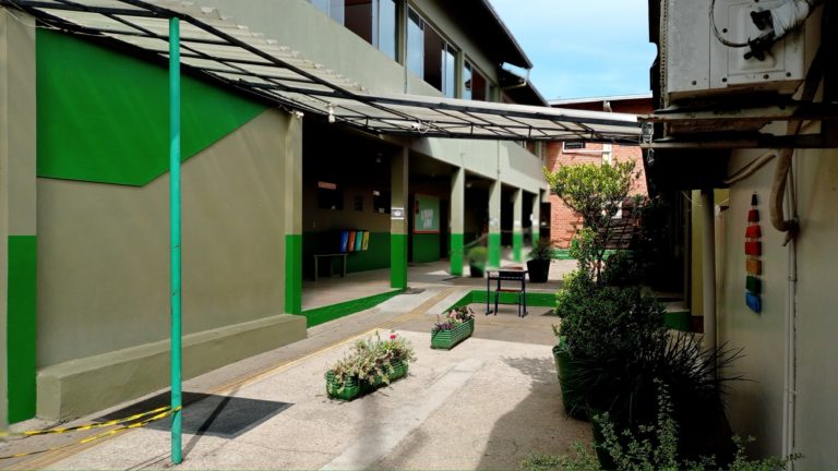 Diretora e vice-diretor são afastados dos cargos na escola Ramos Pacheco