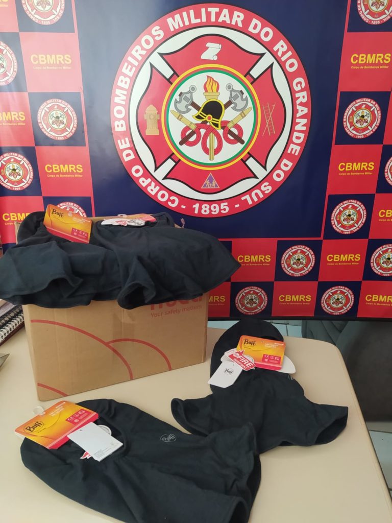 Corpo de Bombeiros recebe material vindo da Espanha para combater incêndio