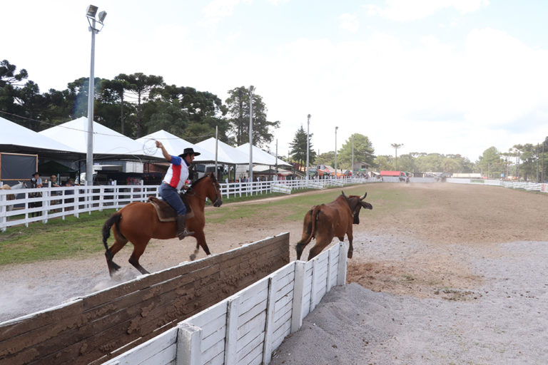 Mais de 10 mil pessoas e R$ 100 mil em prêmios