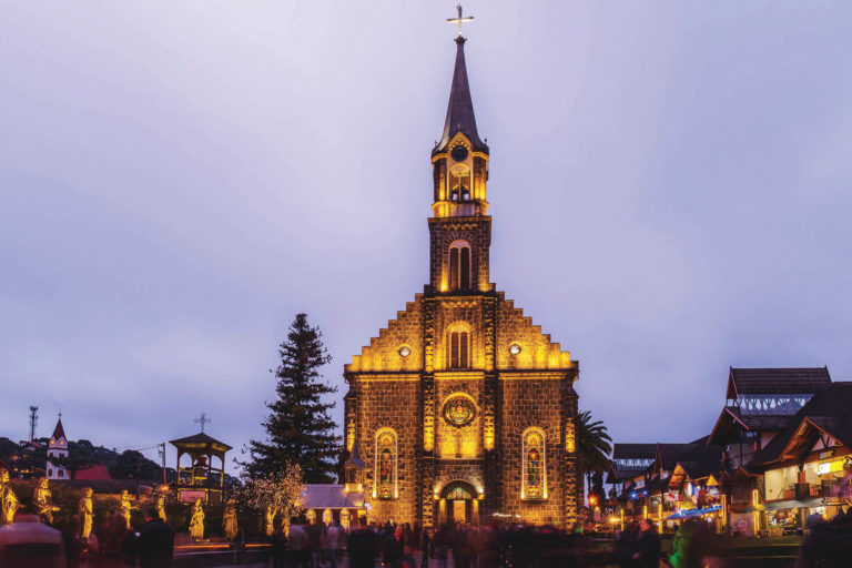 <strong>Missas da igreja São Pedro estão sendo realizadas na capela do bairro Floresta</strong>