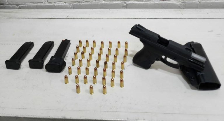 Casal efetua tiros na rua e acaba preso