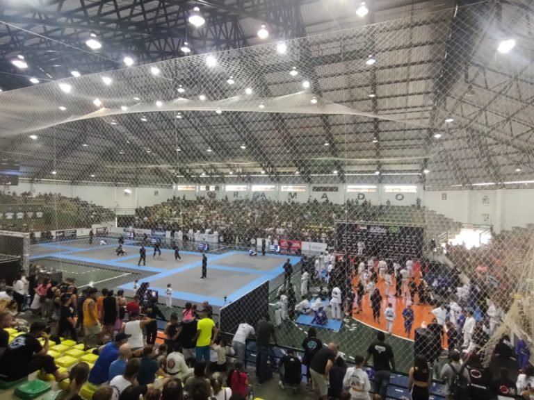 Milhares na arquibancada e tatame