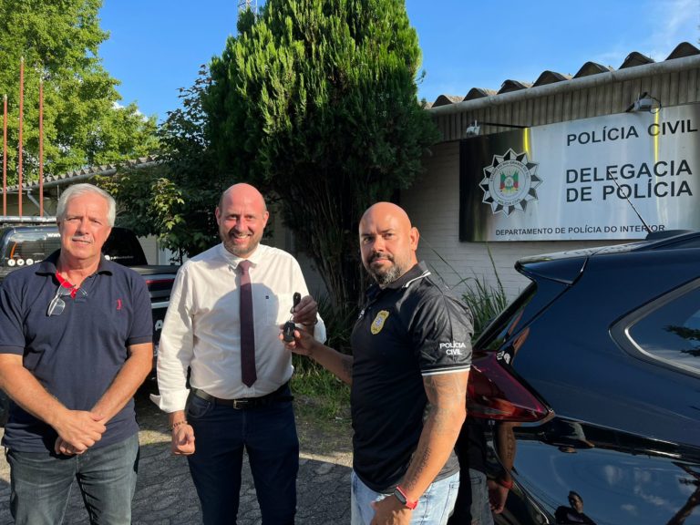 Nova viatura discreta é entregue para a Polícia Civil de Canela