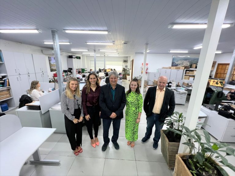 Cristiane Bandeira assume a Secretaria do Meio Ambiente de Gramado