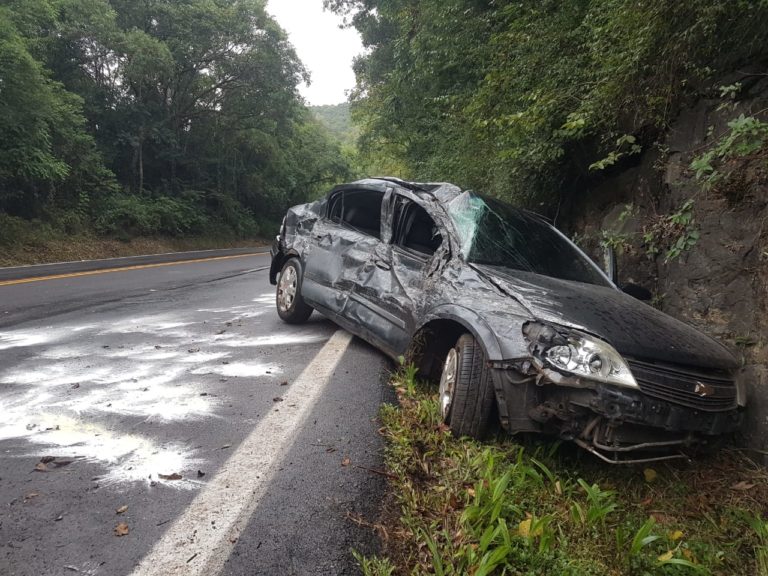 Vídeo: Acidente na ERS-115 deixa mulher ferida