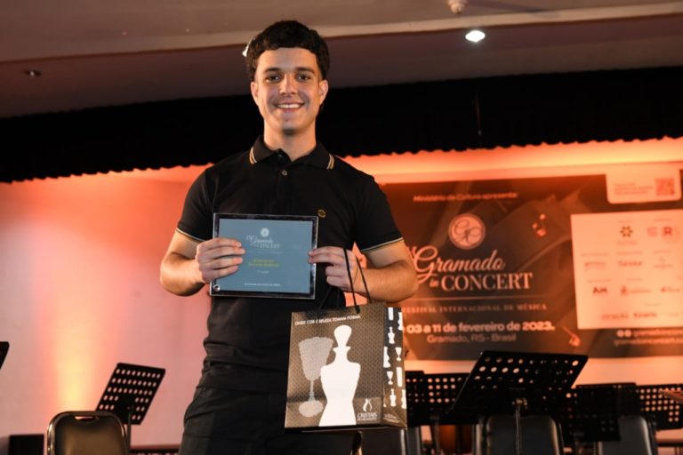 Bruno de Sousa é o vencedor do IV Concurso Jovens Solistas Gramado in Concert