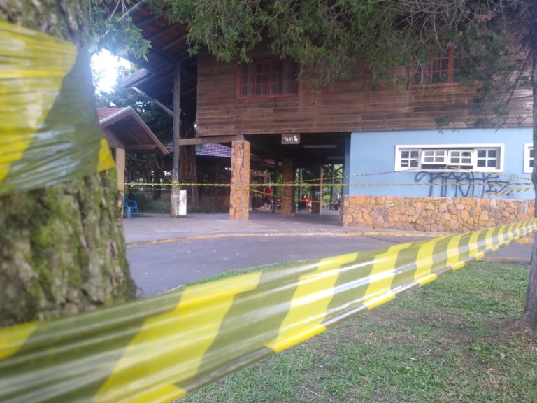 Parte da rodoviária corre o risco de desabar