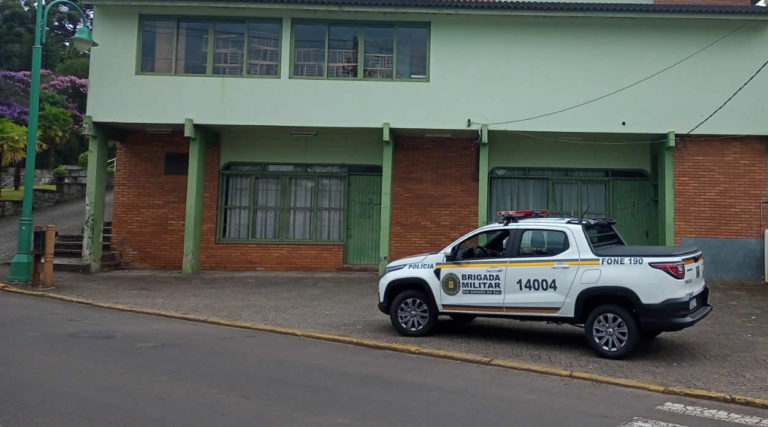 Homem é preso por furtar 50kg de carne e 5 fardos de cerveja de sociedade