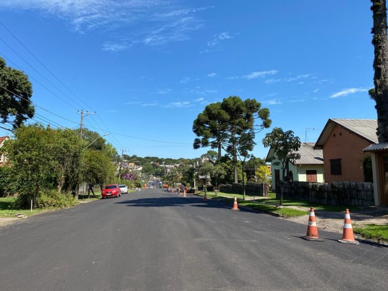 Rua Dom Pedro II recebeu a primeira camada asfáltica