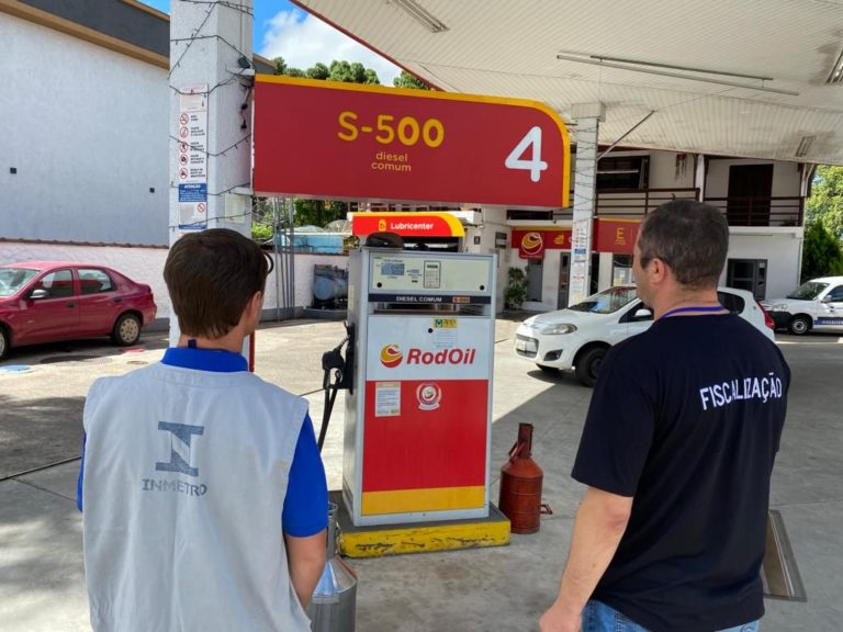 Procon e Inmetro fiscalizam postos de combustíveis