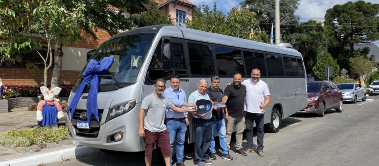 Secretaria de Saúde de Canela adquire novo microônibus