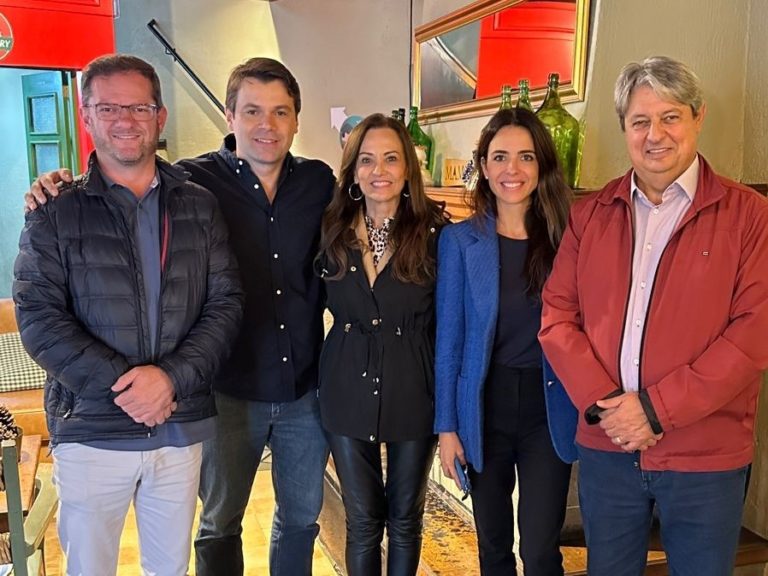 Deputados Marcus Vinícius e Any Ortiz se reúnem com o Executivo Gramadense